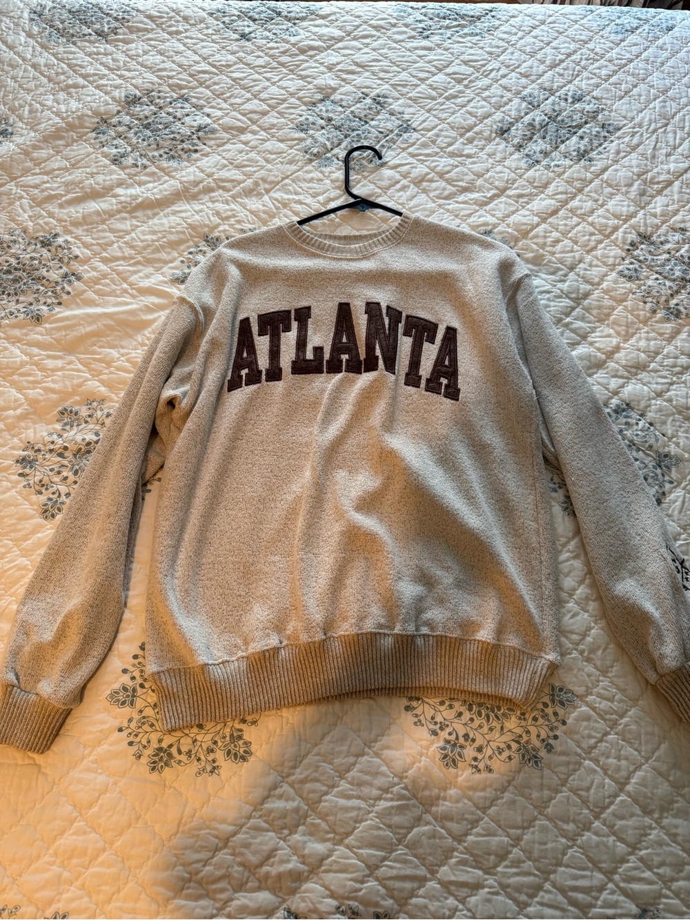 Atlanta Appliqué Crewneck Sweatshirt - Beige with Brown Letters